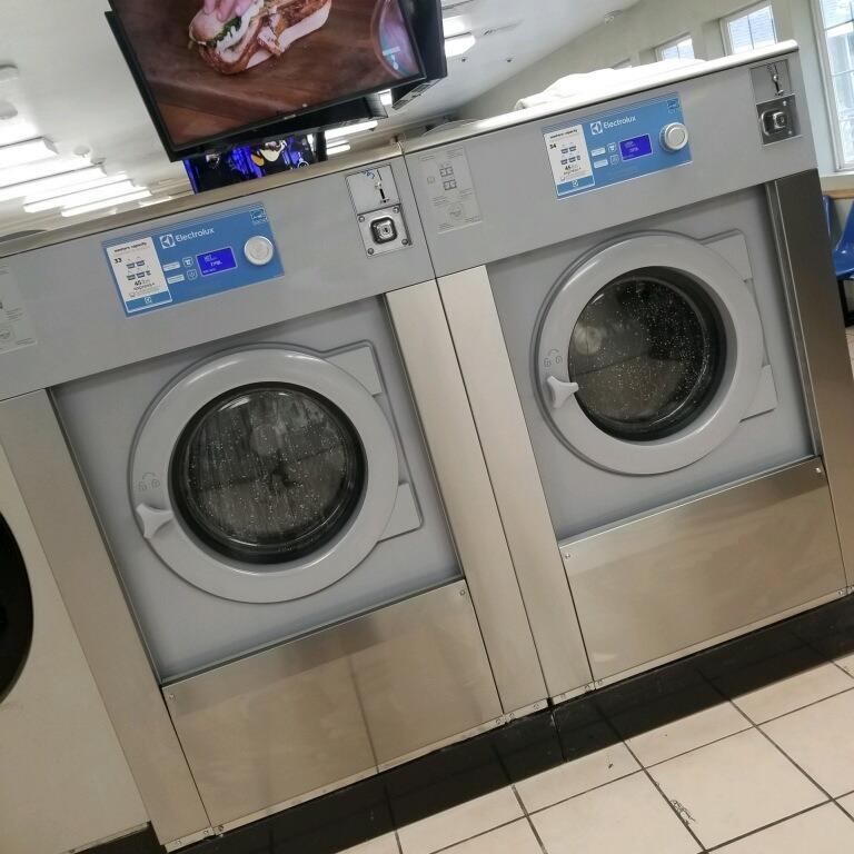 Why Gyms in Point Lookout Need Professional Laundry Services